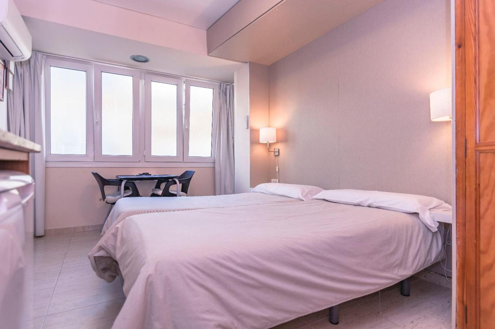 Carihuela Beach Apartamentos Torremolinos Bagian luar foto