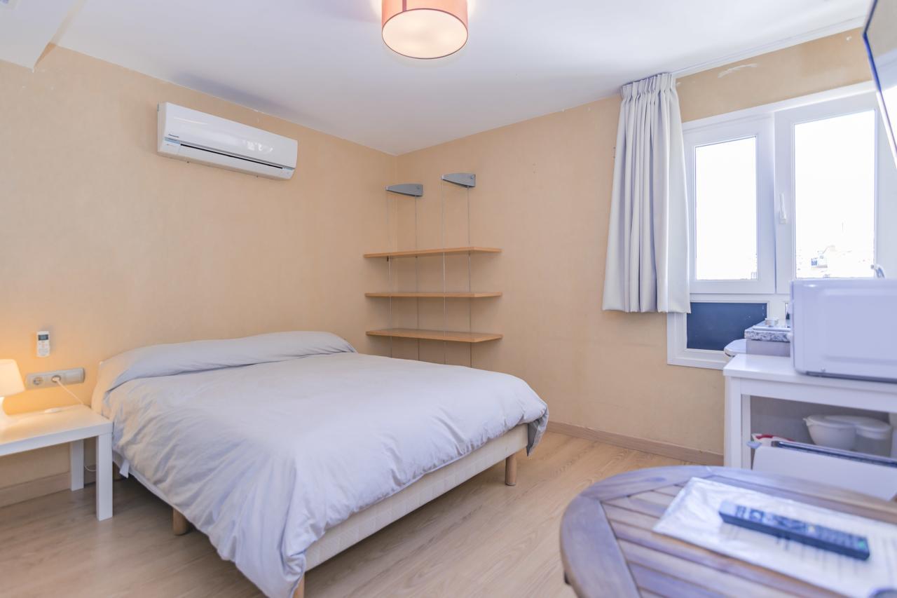 Carihuela Beach Apartamentos Torremolinos Bagian luar foto