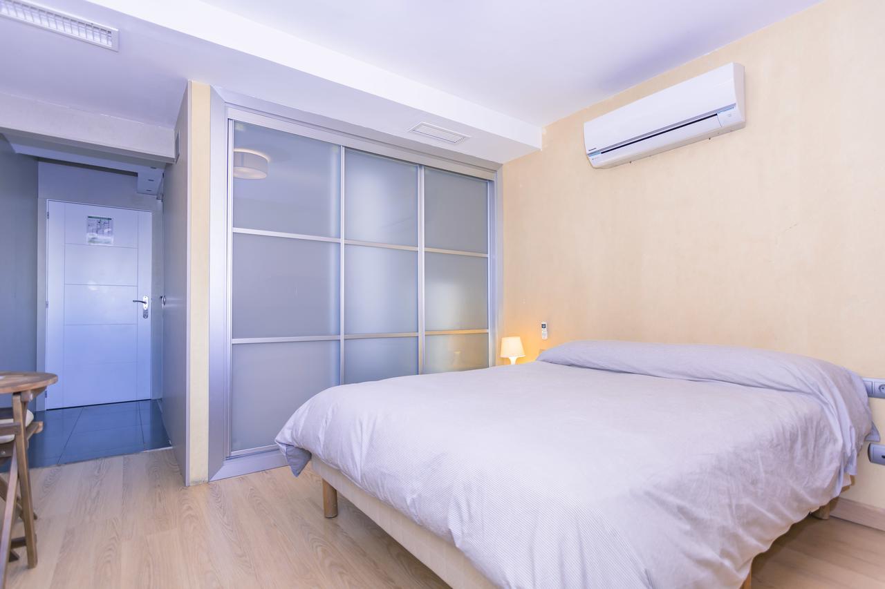 Carihuela Beach Apartamentos Torremolinos Bagian luar foto