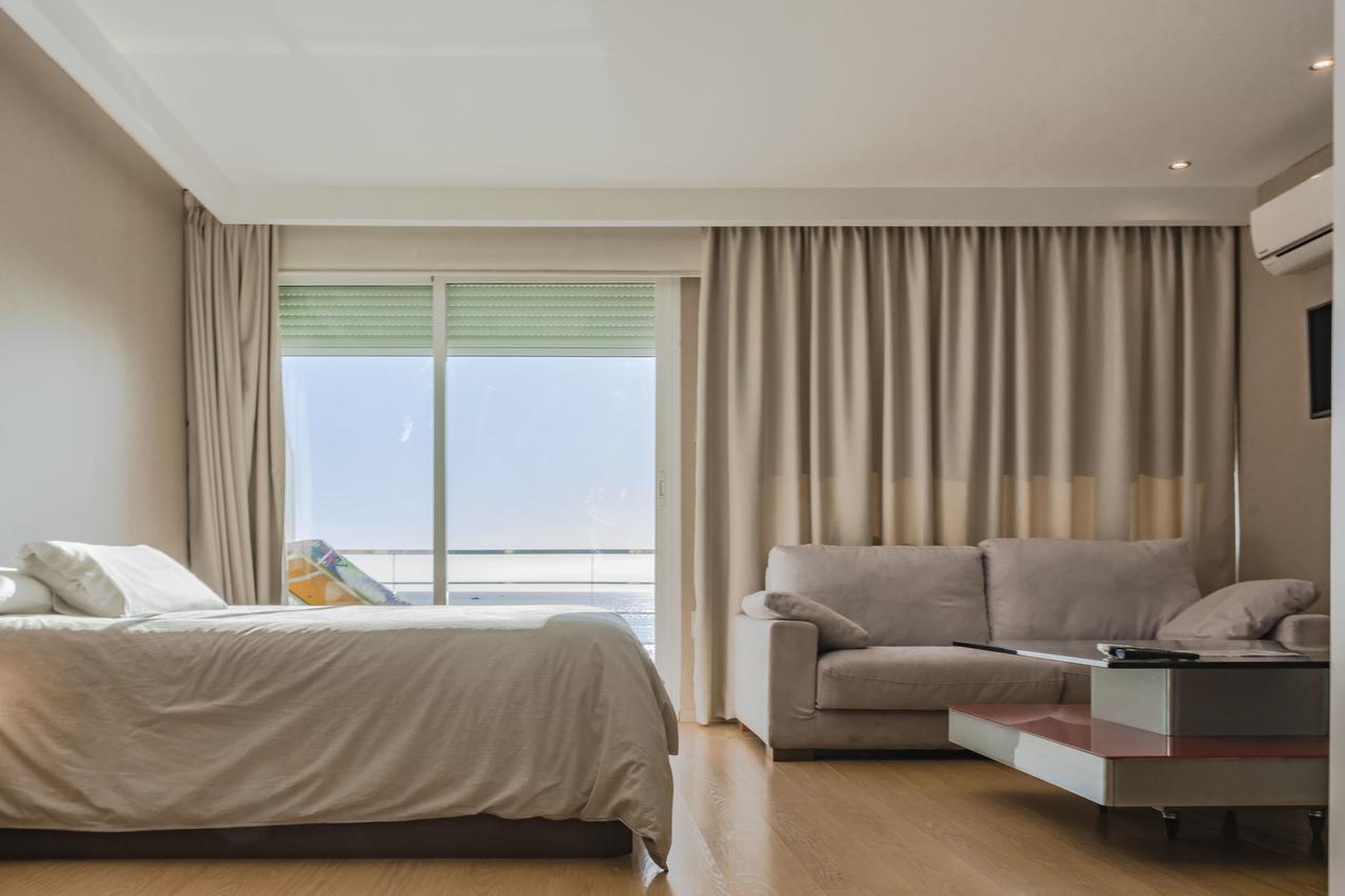 Carihuela Beach Apartamentos Torremolinos Bagian luar foto