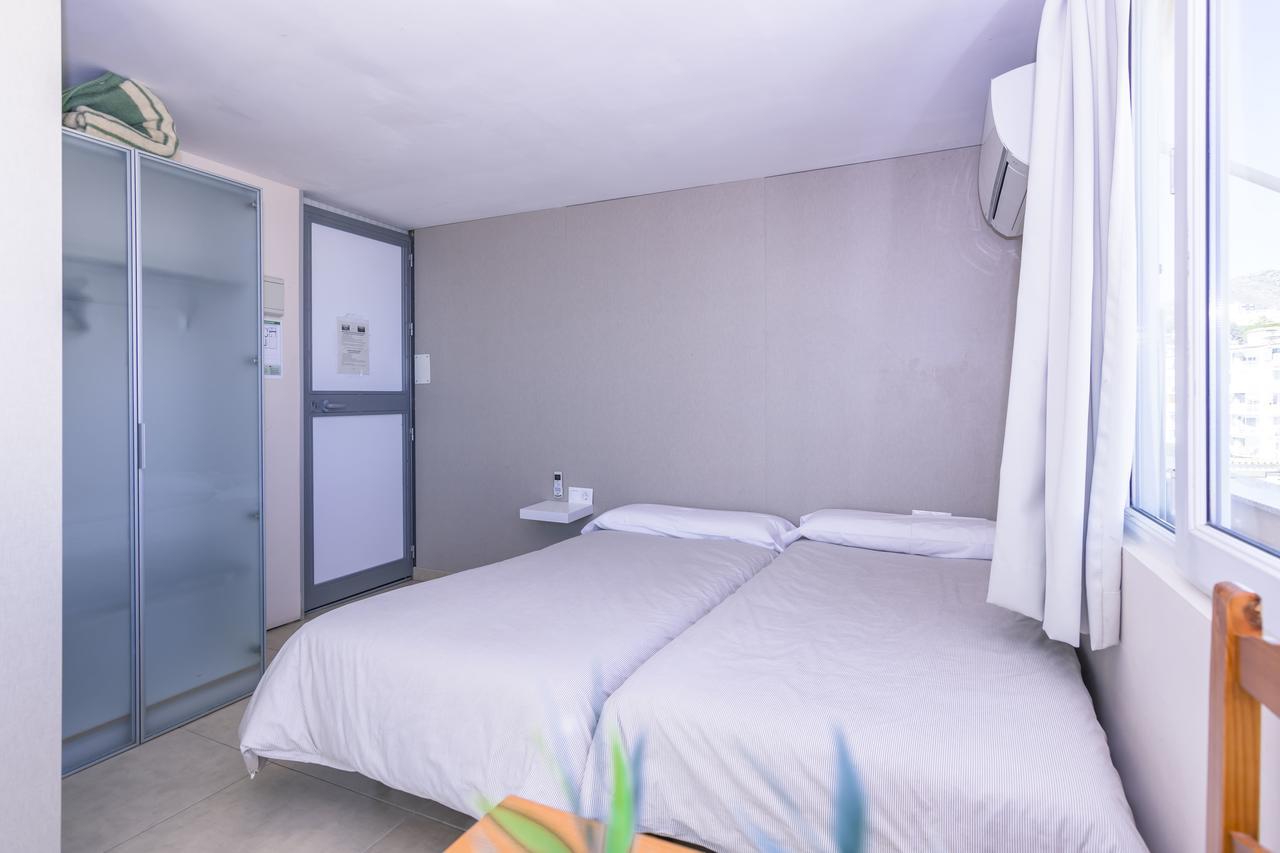 Carihuela Beach Apartamentos Torremolinos Bagian luar foto