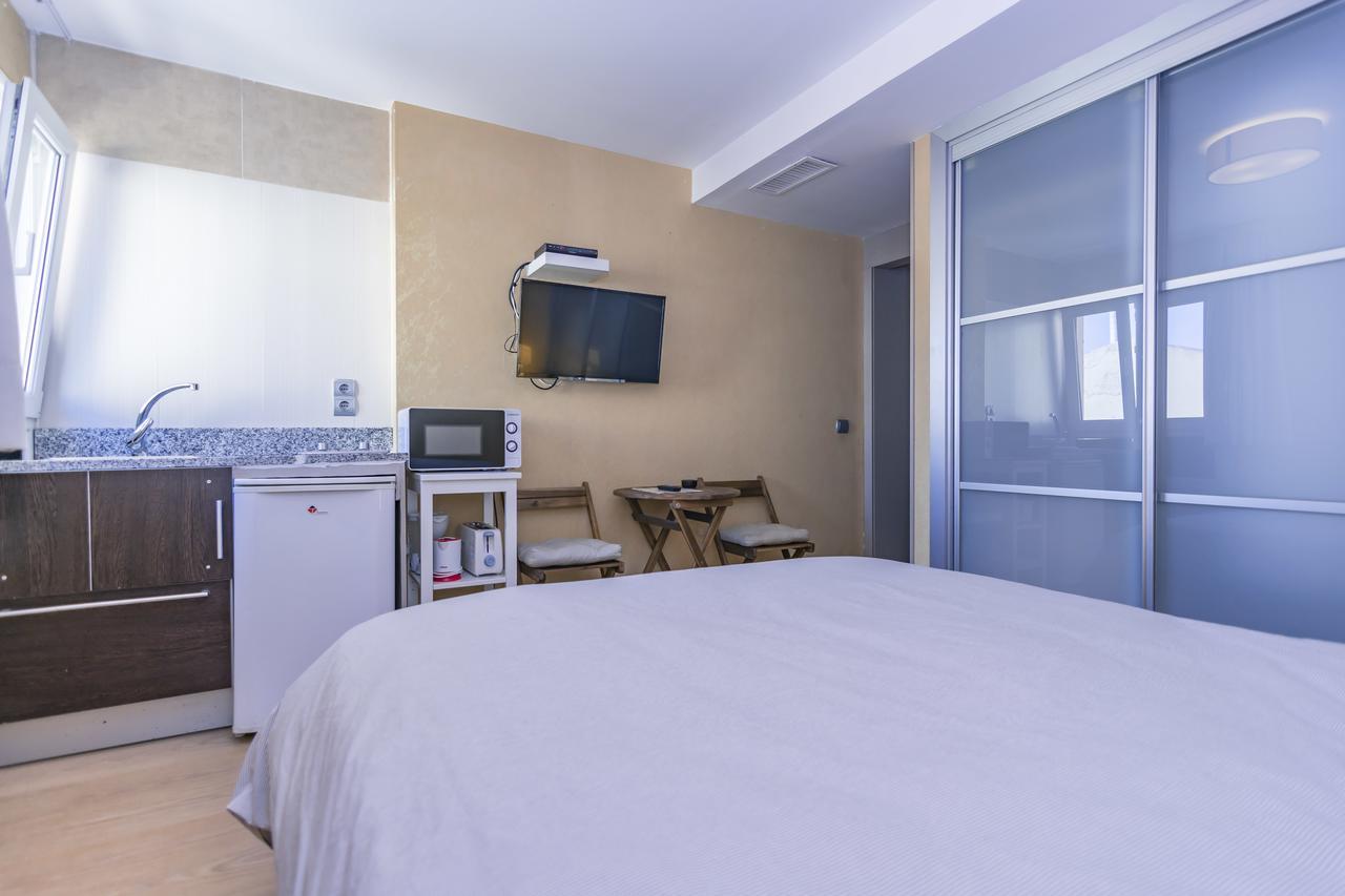 Carihuela Beach Apartamentos Torremolinos Bagian luar foto