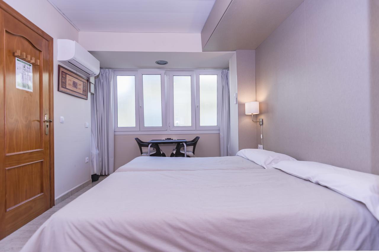 Carihuela Beach Apartamentos Torremolinos Bagian luar foto